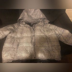 Preloved Puffy Coat Lisa Rinna Collection- black and white